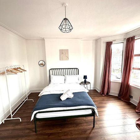 Charming, Renovated Residence In Willesden Green Londýn Exteriér fotografie