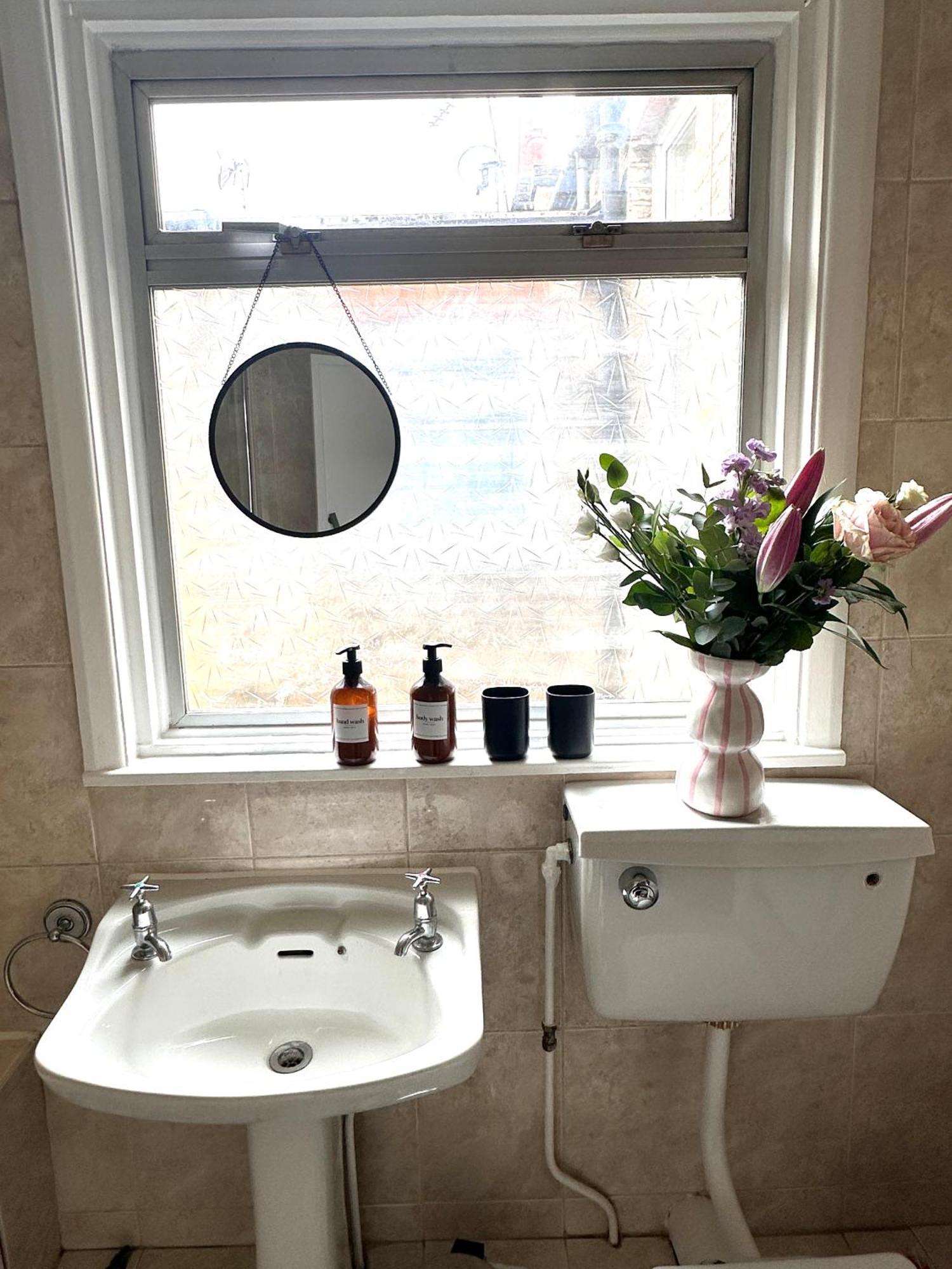 Charming, Renovated Residence In Willesden Green Londýn Exteriér fotografie